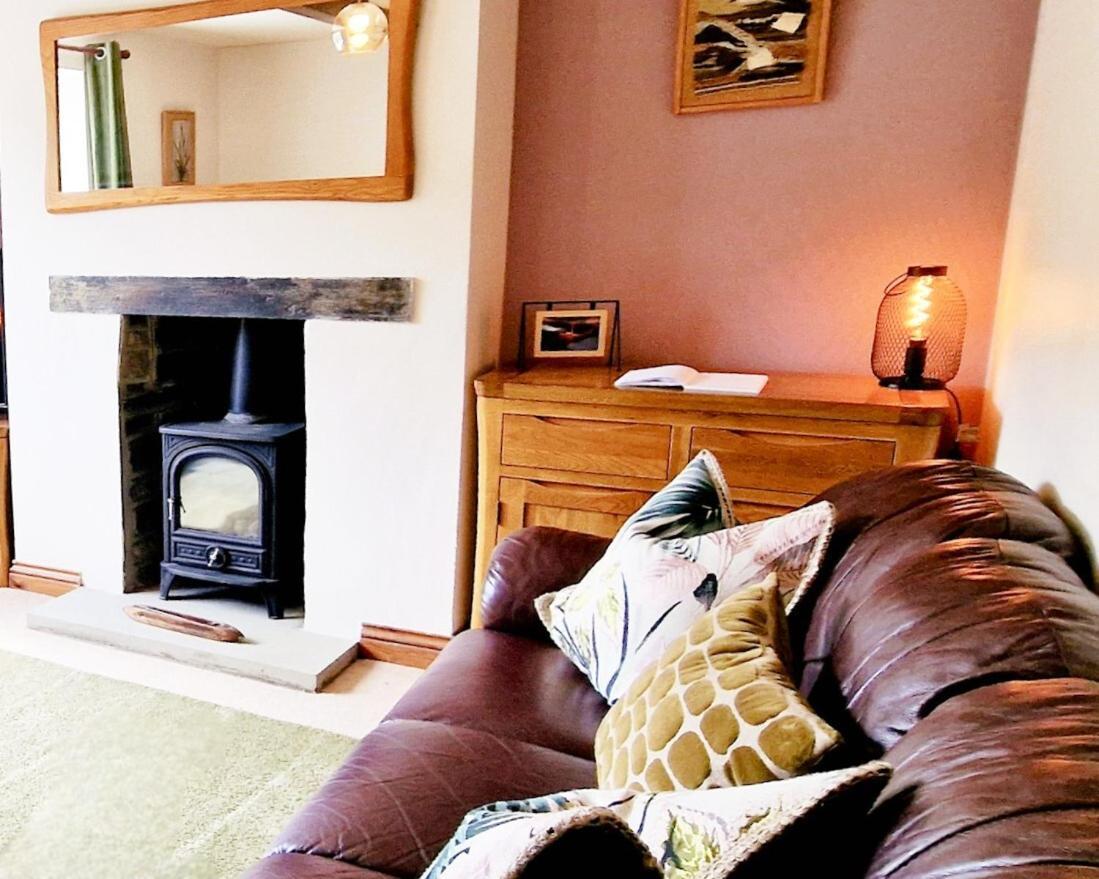 The Old Wash Kitchen - Charming Character Cottage In Holmfirth, Yorkshire Exterior photo