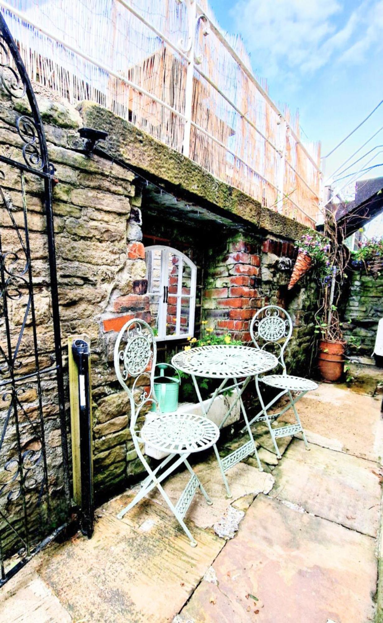 The Old Wash Kitchen - Charming Character Cottage In Holmfirth, Yorkshire Exterior photo