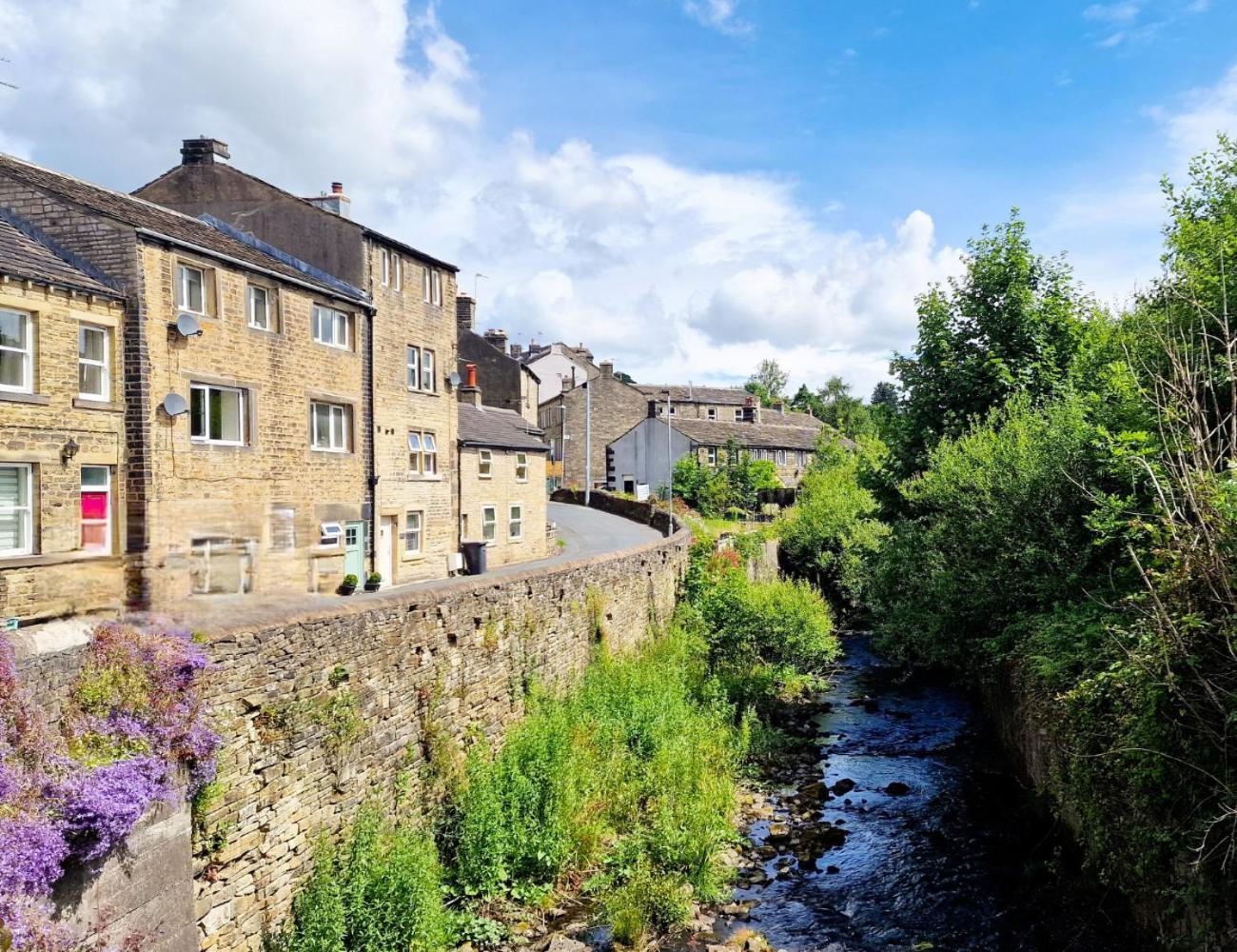 The Old Wash Kitchen - Charming Character Cottage In Holmfirth, Yorkshire Exterior photo