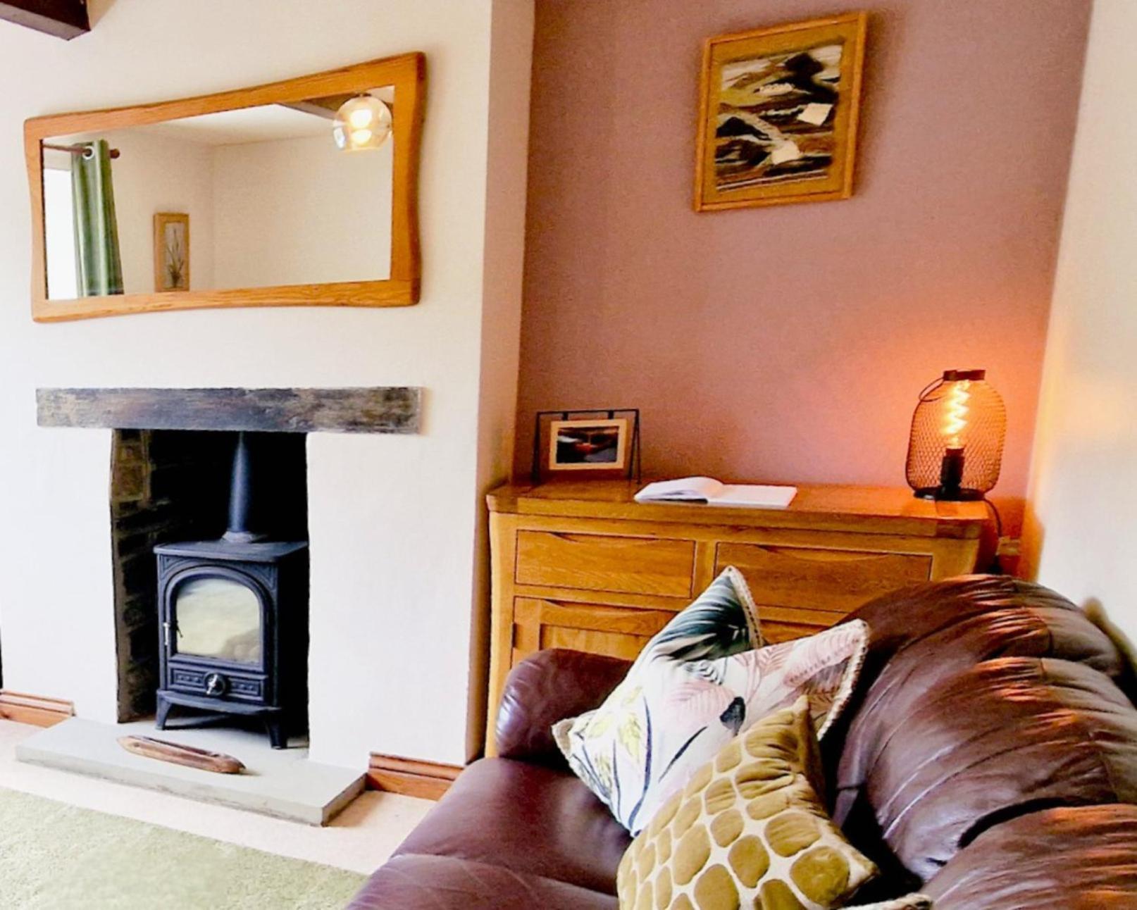 The Old Wash Kitchen - Charming Character Cottage In Holmfirth, Yorkshire Exterior photo